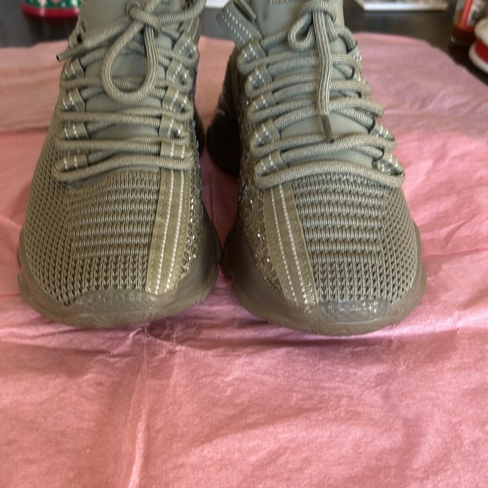 Steve Madden used 1 time only  size 7.5 EUC